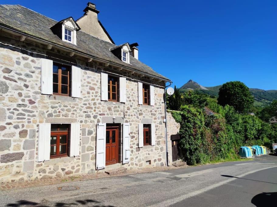 Maison Familiale Et Authentique Saint-Jacques-des-Blats Exterior photo